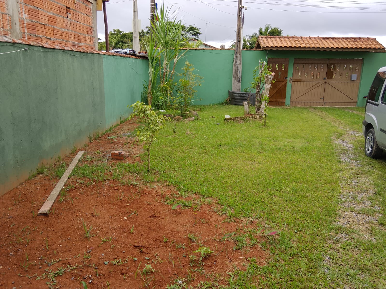 CASA NO JD. MARAMBÁ 2 - ITANHAÉM - LADO MORRO - 350 METROS DA RODOVIA