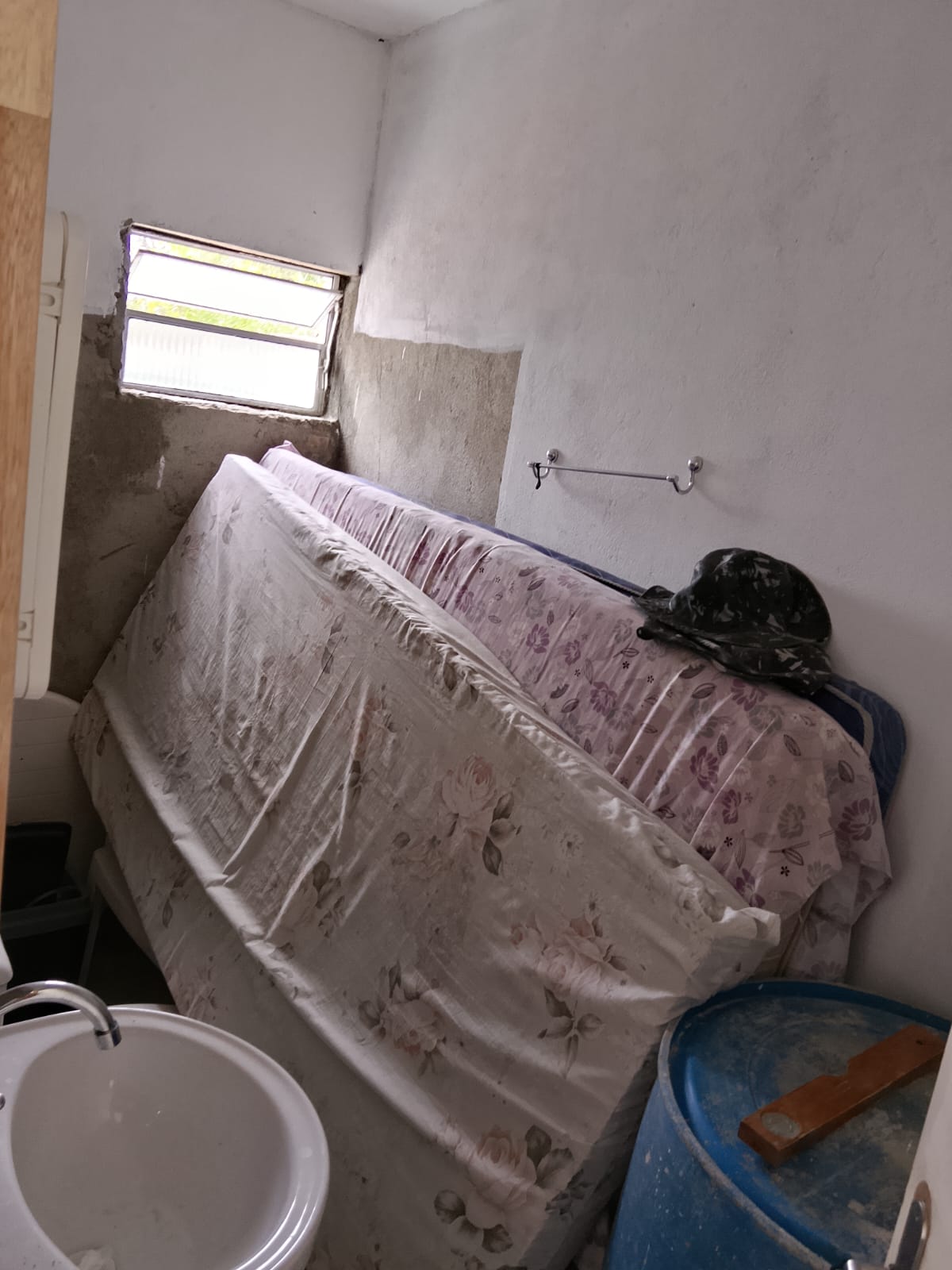 CASA NO JD. MARAMBÁ 2 - ITANHAÉM - LADO MORRO - 350 METROS DA RODOVIA - foto 12