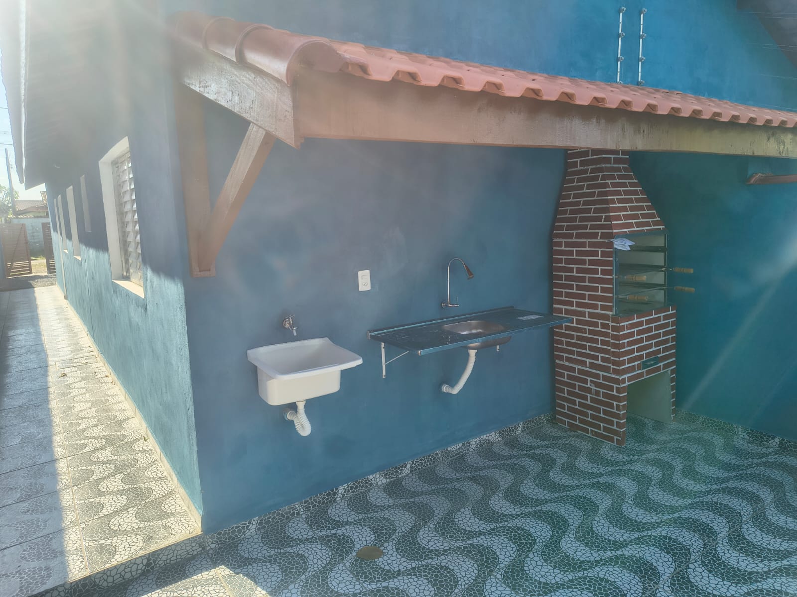 CASA GEMINADA NO JARDIM SÃO JOÃO - ITANHAÉM - LADO PRAIA - 1KM  DO MAR - foto 7